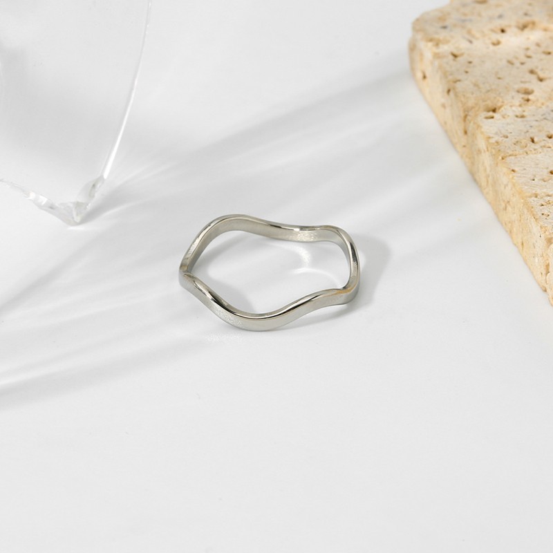 Waterproof 18k Gold Plated Stainless Steel Waved Ring
