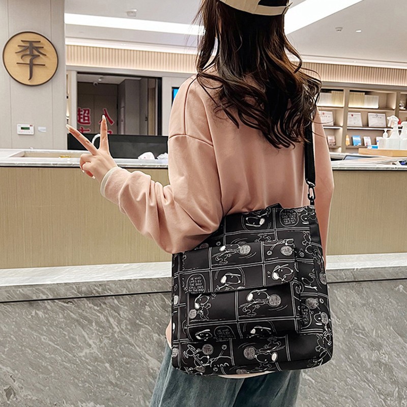 MINISO Snoopy Cartoon Print Tote Bag – Fashionable Large Capacity Casual One Shoulder Crossbody Bag, Nylon Pink Handbag