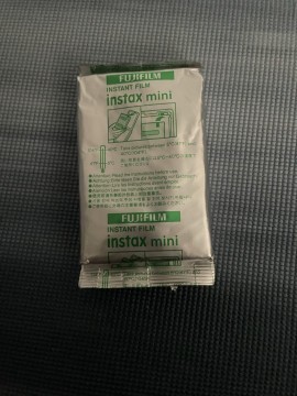 POLAROID INSTA FILM CAMERA - Film and Case included