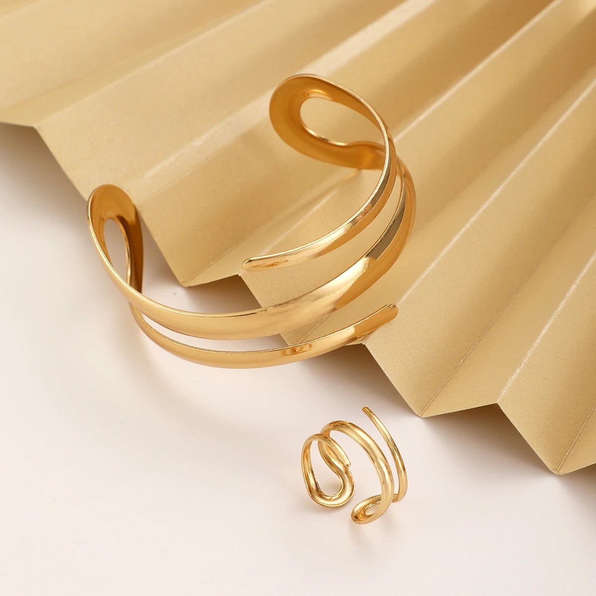 European and American Thick Bracelet and Ring Jewelry Set for Women