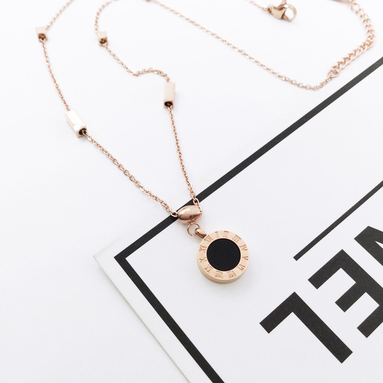 Korean fashion titanium steel plated 18K rose gold black and white double-sided Roman numerals necklace color gold clavicle chain female short chain