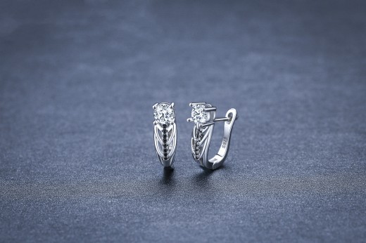 Individual Single Row Hollow Zircon Copper Plated Earrings