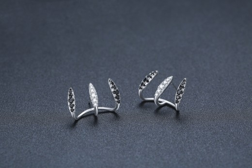 Three-claw Ear Clip Copper Simple Zircon Earrings