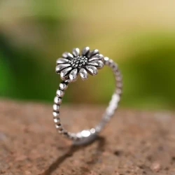 Sunflower vintage ring