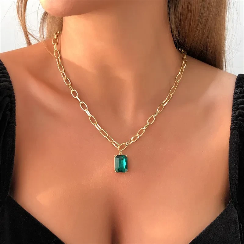 Fashionable Retro Emerald Rhinestone Necklace For Women