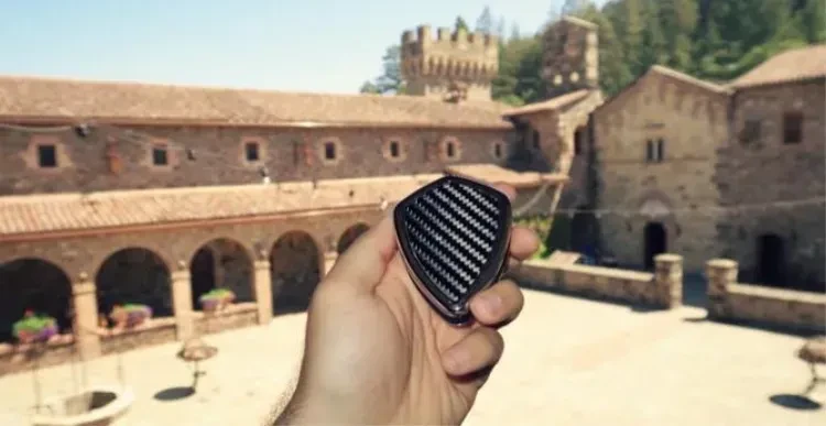 Carbon fiber aluminum alloy key clip