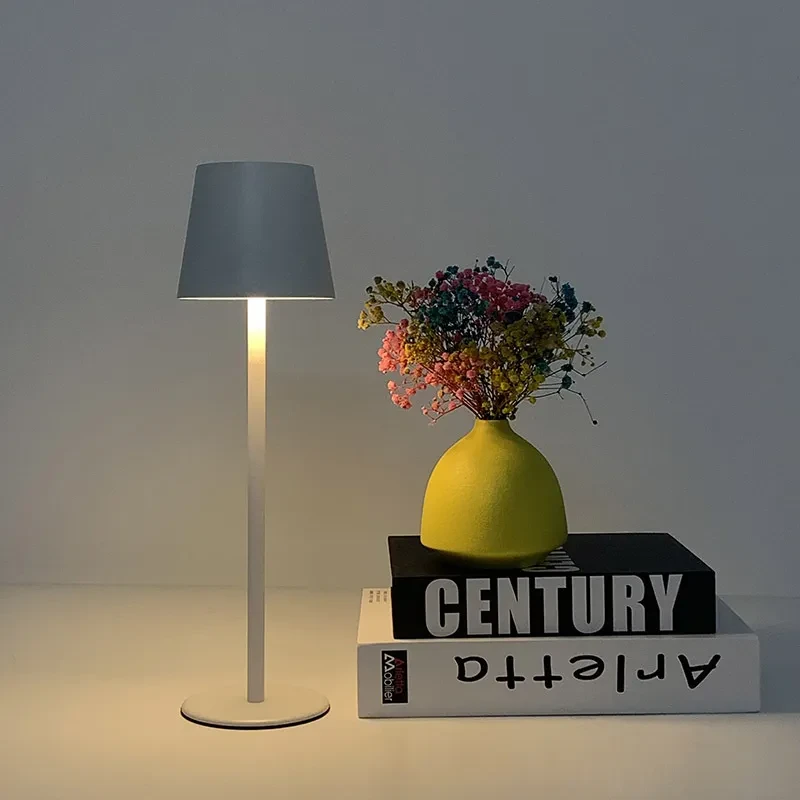 Simple Nordic American LED Retro Atmosphere Charging Lamp