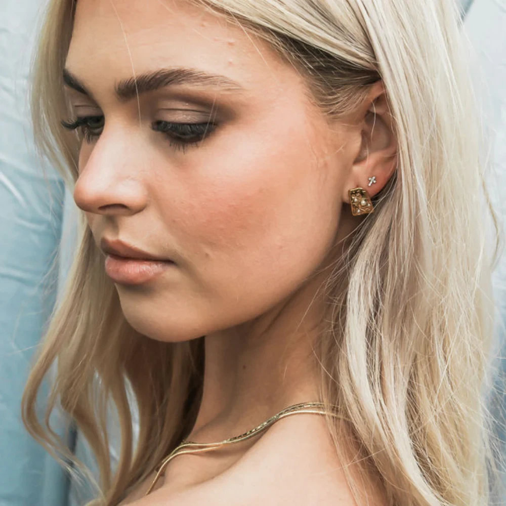 Earrings - Tiny Pearl