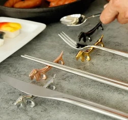 Metal chopstick pillow