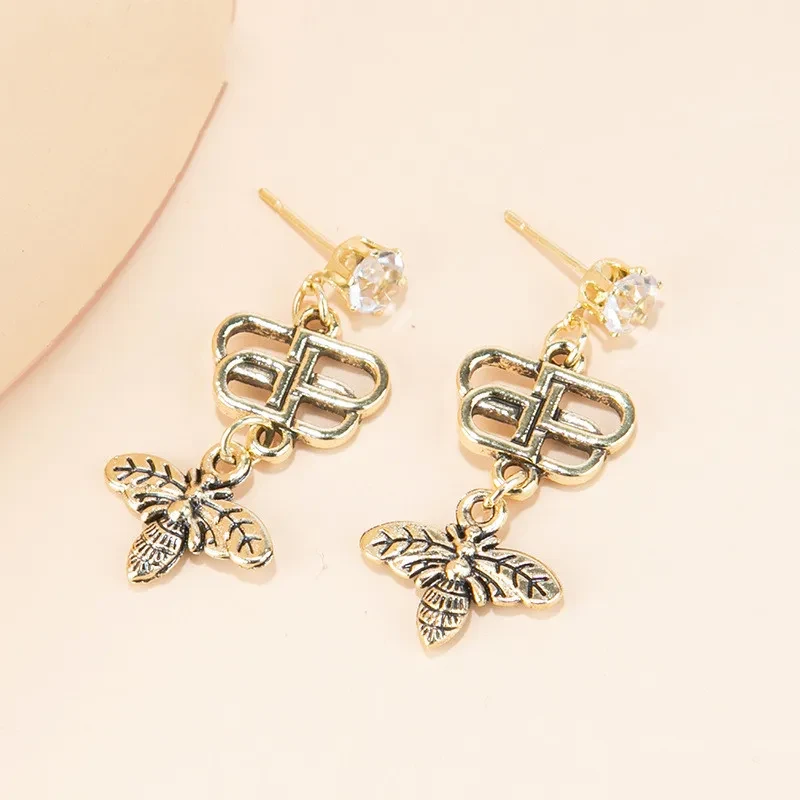 New Alloy Retro Earrings Golden Retro Bee Earrings