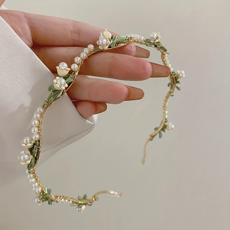 Elegant Handcrafted Floral Pearl Headband for Women  Vintage-Inspired Green Foliage & White Flower Hair Hoop, Golden-Tone Metal, Perfect for Summer Elegance