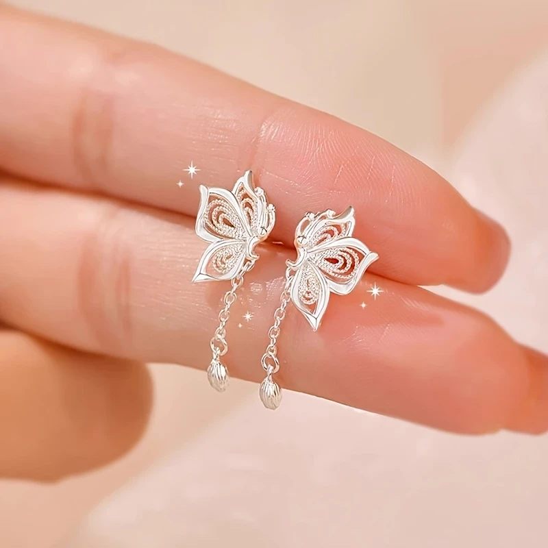 Elegant Hollow Butterfly Earrings Exquisite Craftsmanship, Romantic Choice for Dating, Enhances Elegant Temperament