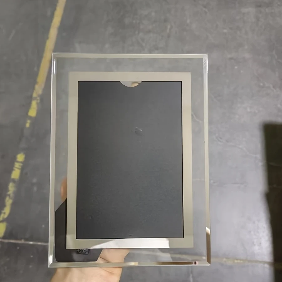 Elegant 5-Inch Crystal Glass Photo Frame A Sophisticated Display for Your Cherished Memories