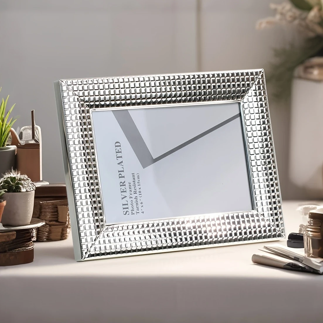 6-inch 7-inch Silvery Metal Iron Art Picture Frame with Glass Grid Creative Design, Standing or Portrait, Ideal for Signature Photos, Art Photos, Commemorative Photos, Holiday Gifts