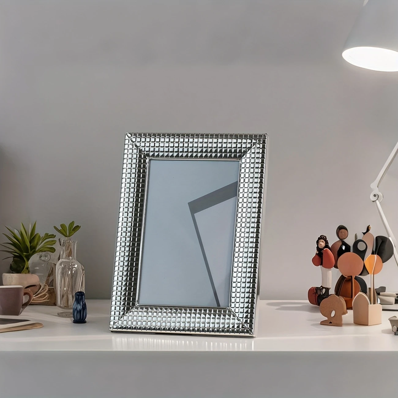6-inch 7-inch Silvery Metal Iron Art Picture Frame with Glass Grid Creative Design, Standing or Portrait, Ideal for Signature Photos, Art Photos, Commemorative Photos, Holiday Gifts