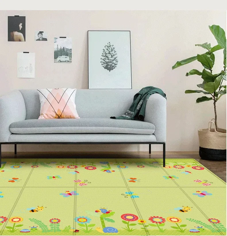 Soft baby playing carpet